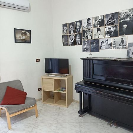 Le Note Di Napoli Apartment Bagian luar foto