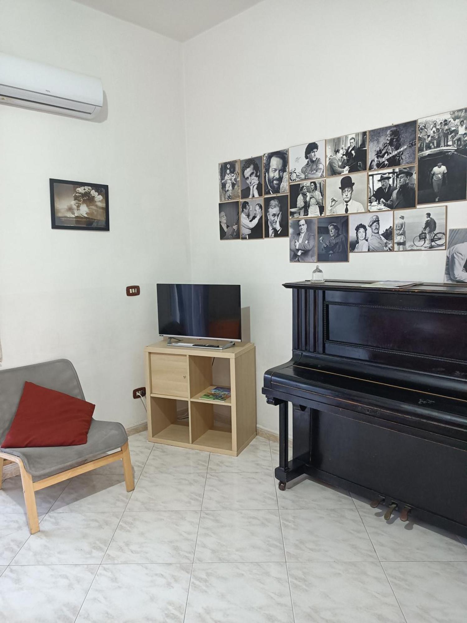 Le Note Di Napoli Apartment Bagian luar foto